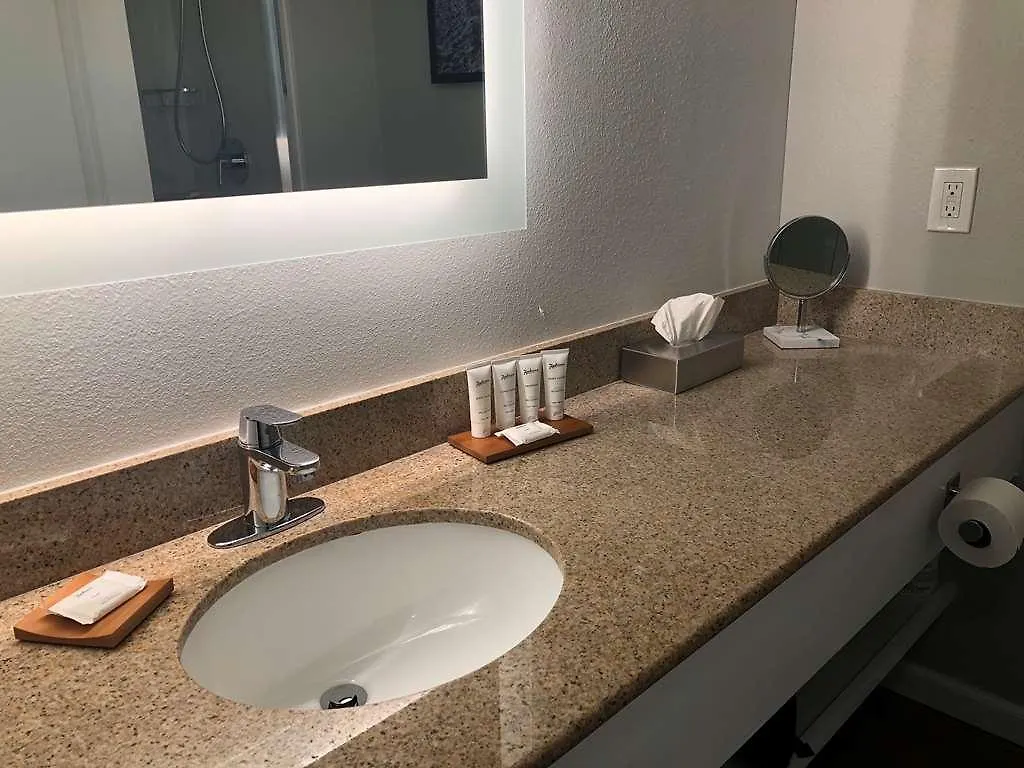 Radisson Beachfront Hotel - Panama City Beach