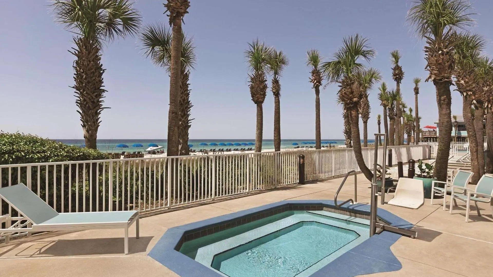 Radisson Beachfront Hotel - Panama City Beach