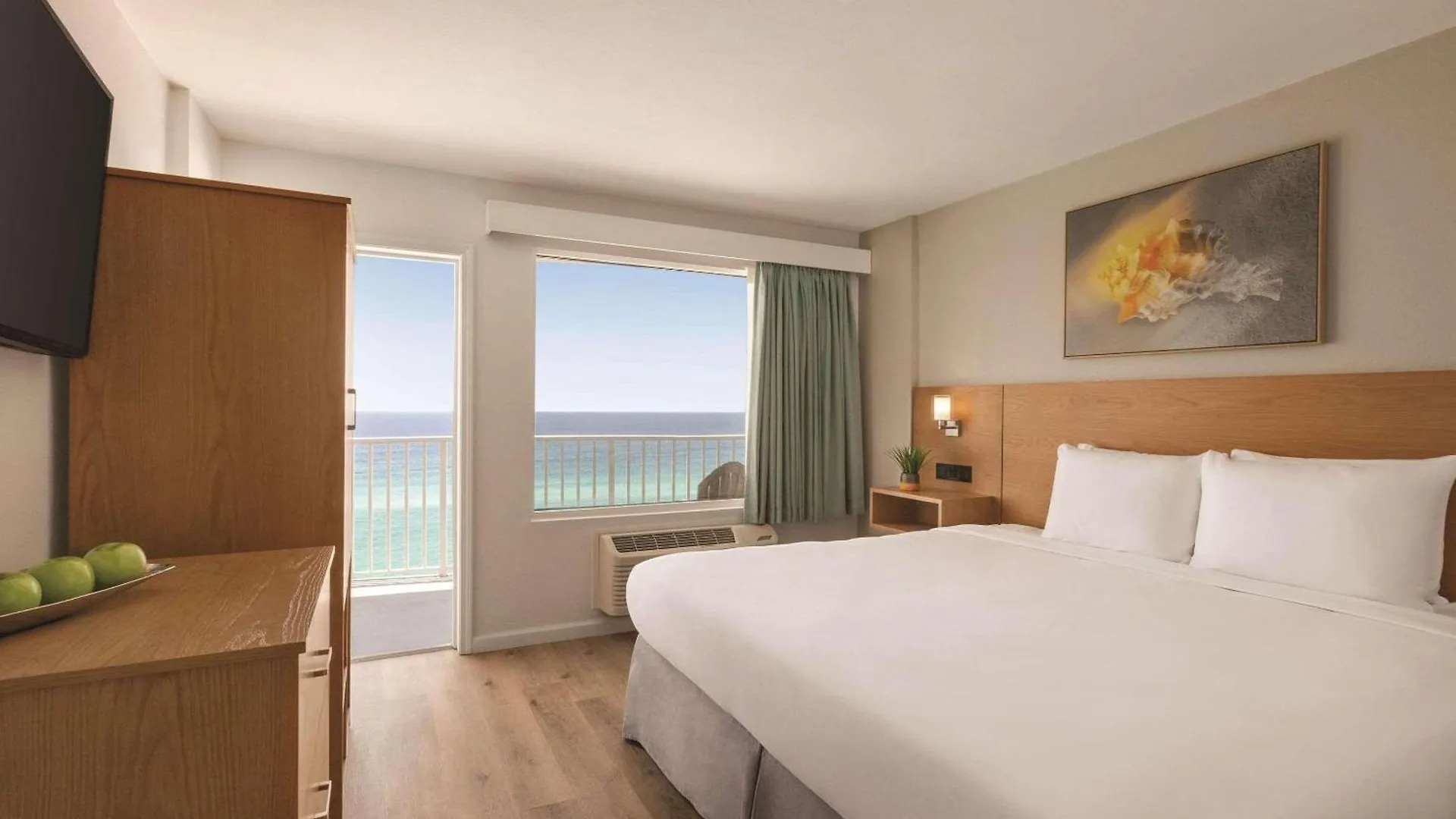 Radisson Beachfront Hotel - Panama City Beach
