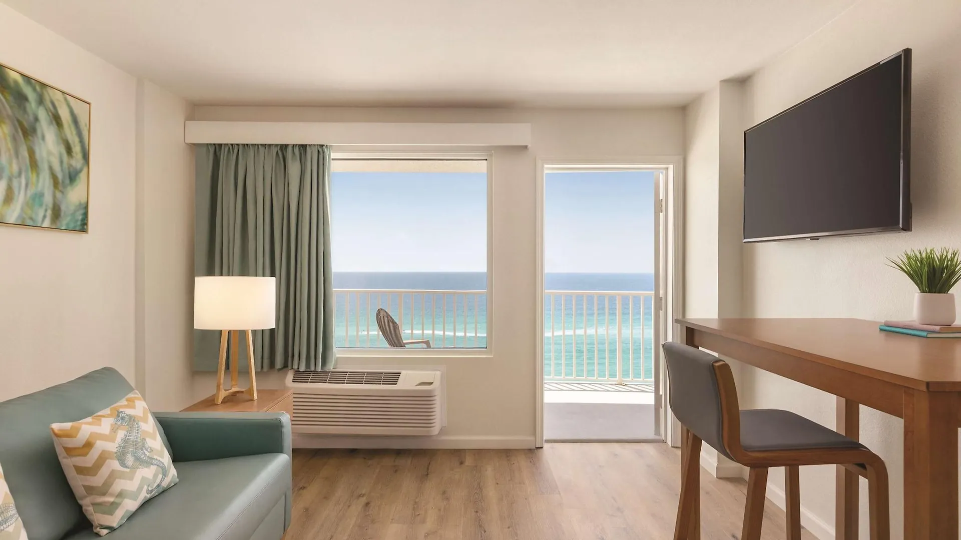 Radisson Beachfront Hotel - Panama City Beach