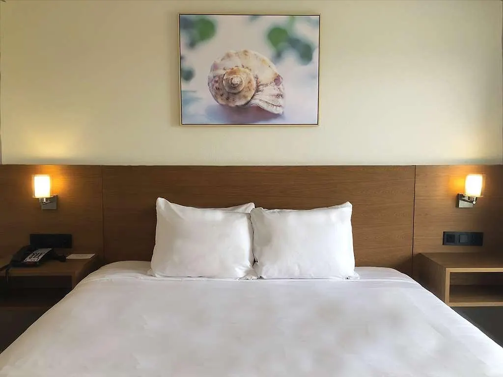 Radisson Beachfront Hotel - Panama City Beach 3*,